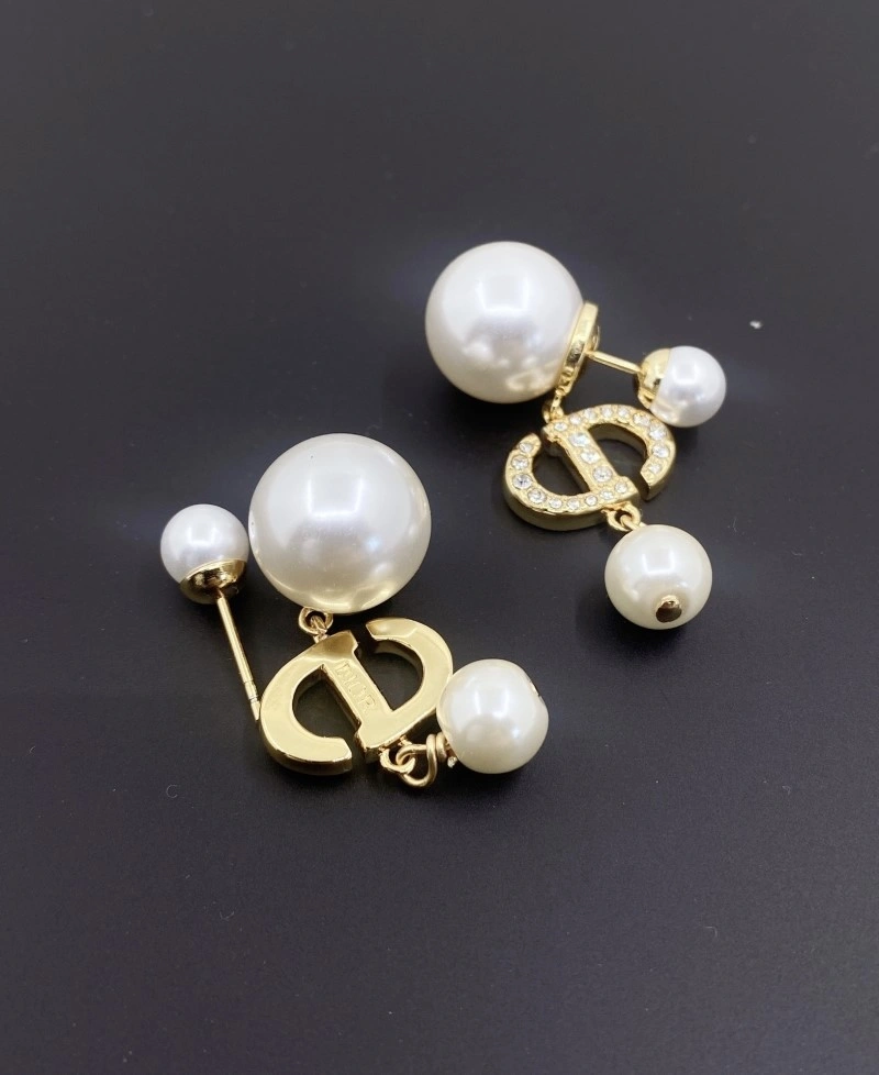 Soft Christian Dior Earrings 233105