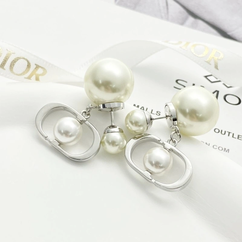 Christian Dior Earrings Trendy 233114