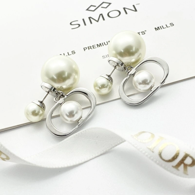 Christian Dior Earrings Trendy 233114