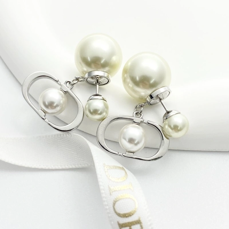 Christian Dior Earrings Trendy 233114