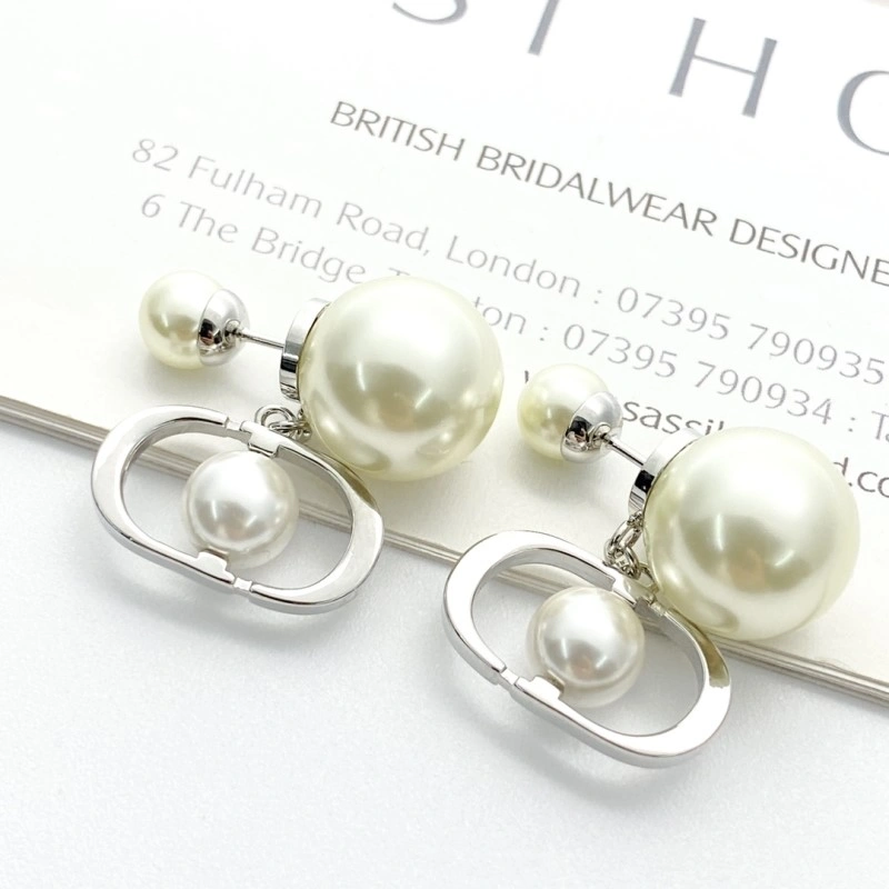 Christian Dior Earrings Trendy 233114
