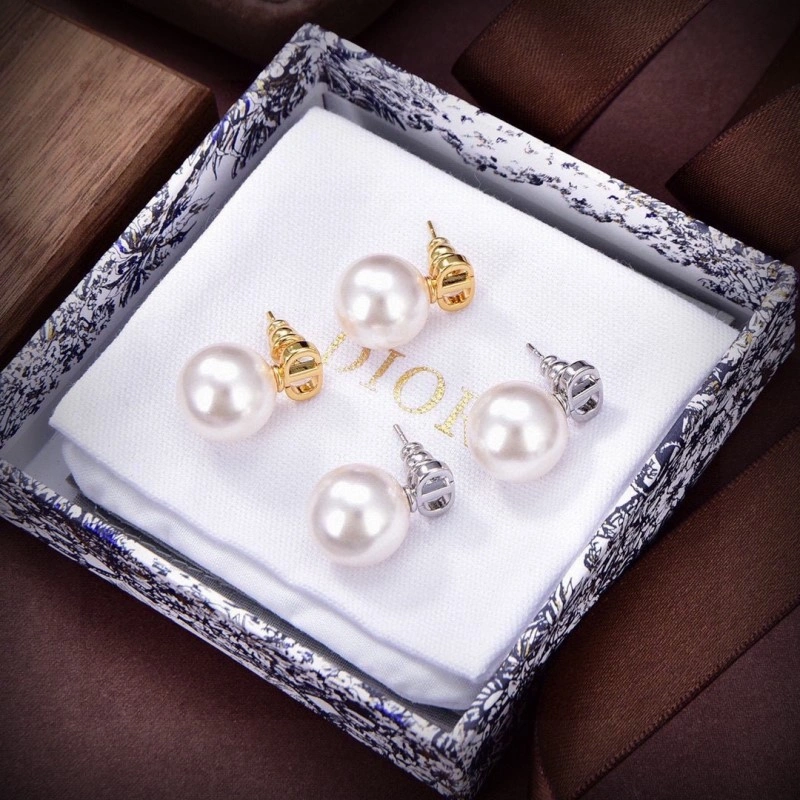 Christian Dior Earrings Sophisticated 233096