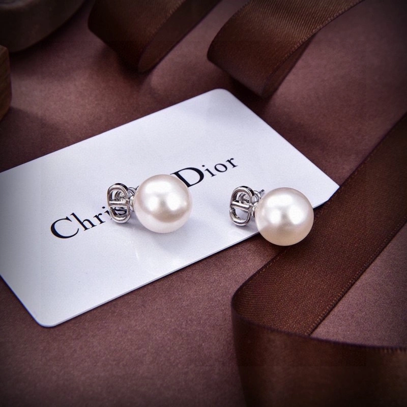 Christian Dior Earrings Sophisticated 233096