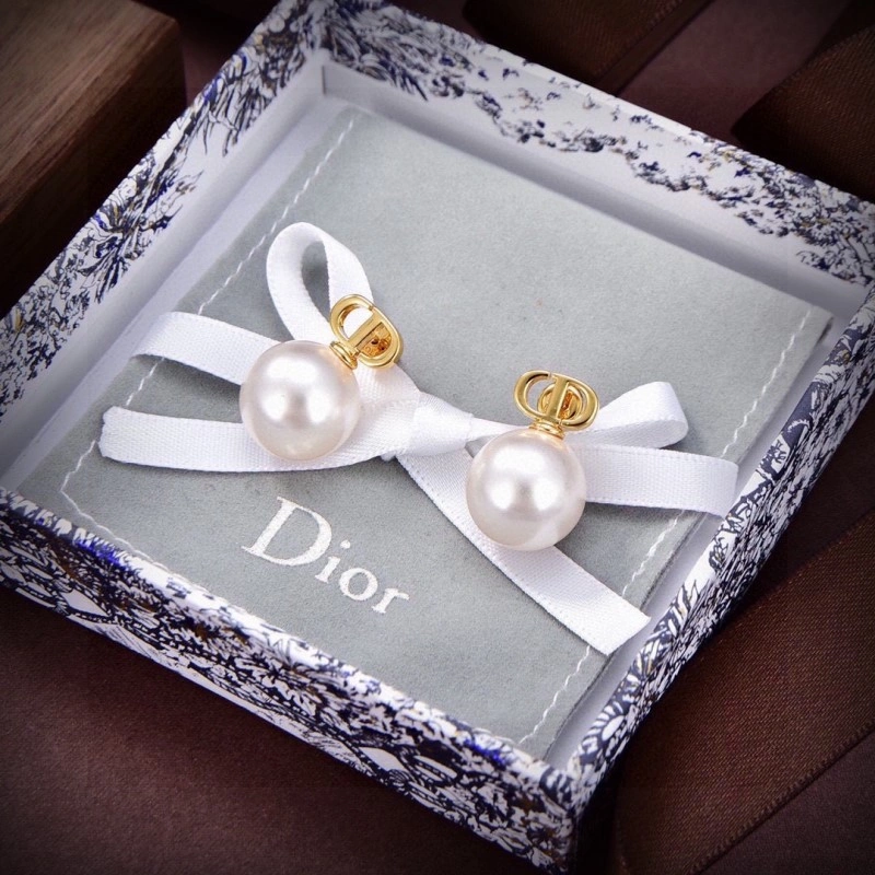 Christian Dior Earrings Sophisticated 233096
