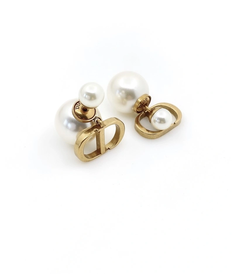 Christian Dior Earrings Sophisticated 233088