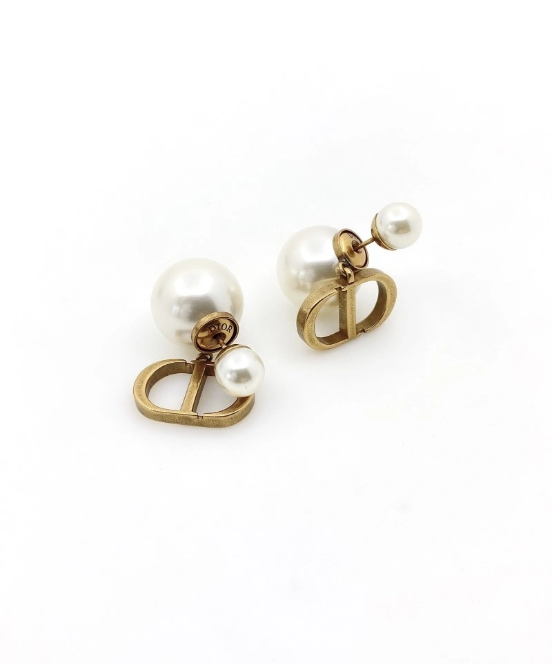 Christian Dior Earrings Sophisticated 233088