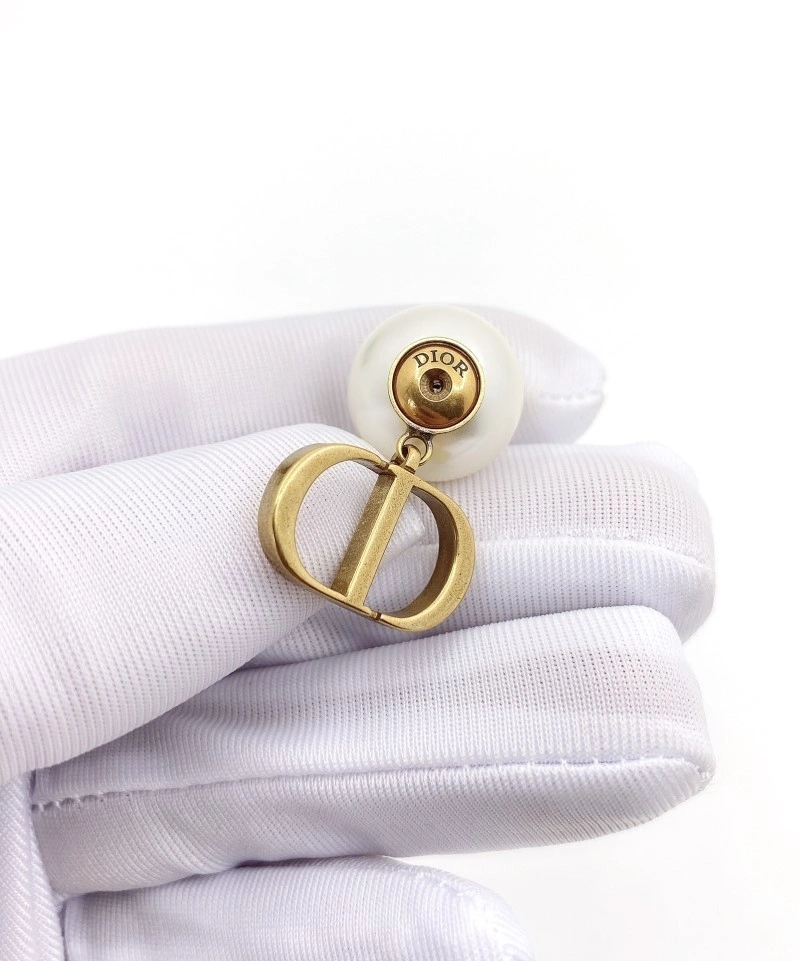 Christian Dior Earrings Sophisticated 233088