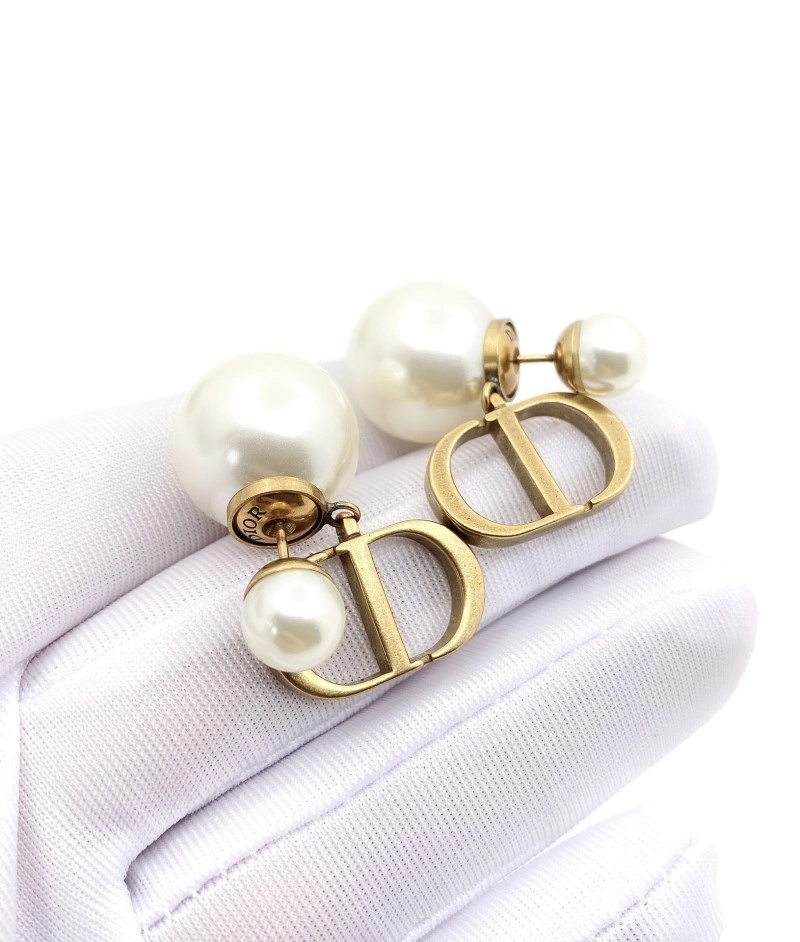 Christian Dior Earrings Sophisticated 233088