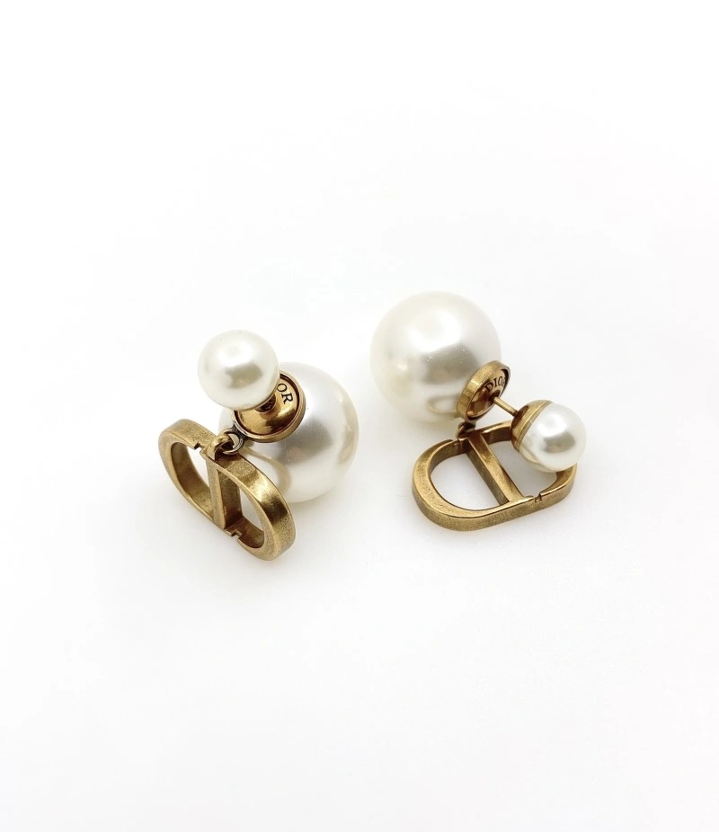 Christian Dior Earrings Sophisticated 233088