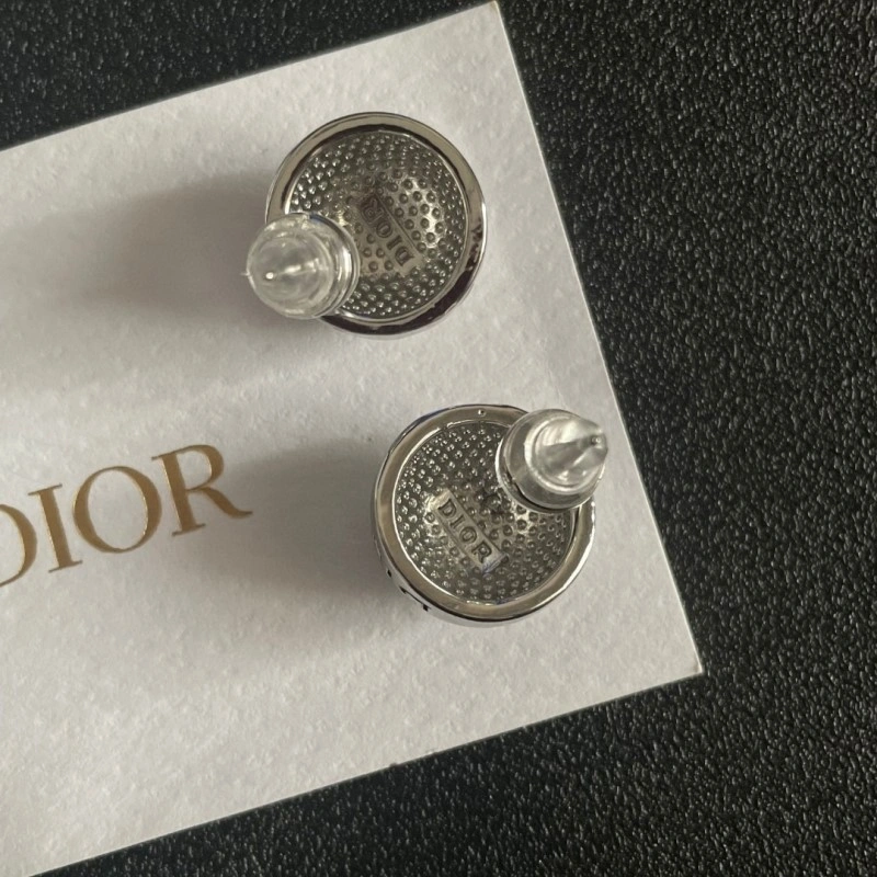 Supportive Christian Dior Earrings 233086