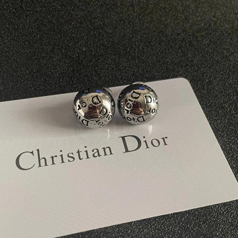 Supportive Christian Dior Earrings 233086