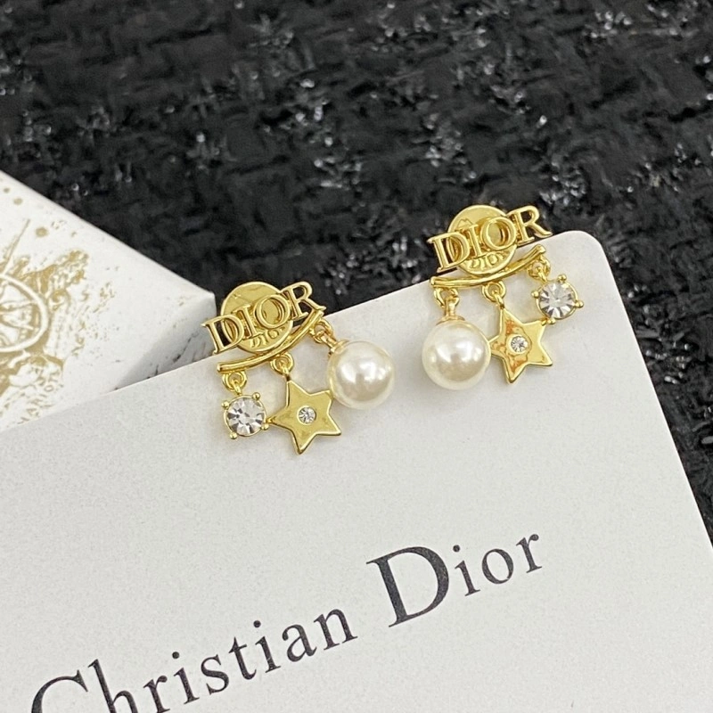 Versatile Christian Dior Earrings 233081