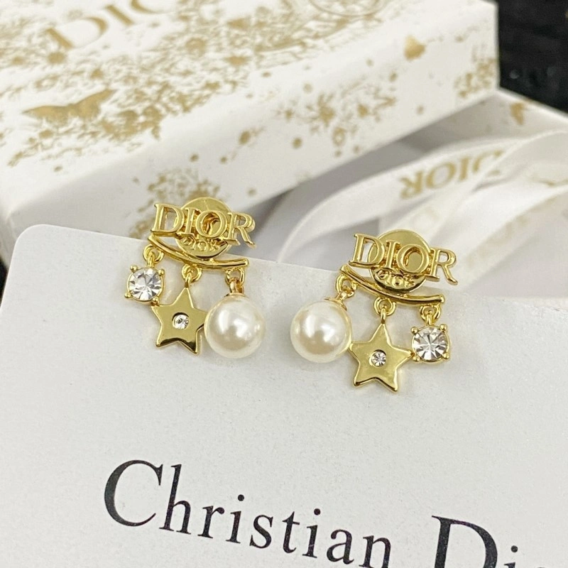 Versatile Christian Dior Earrings 233081