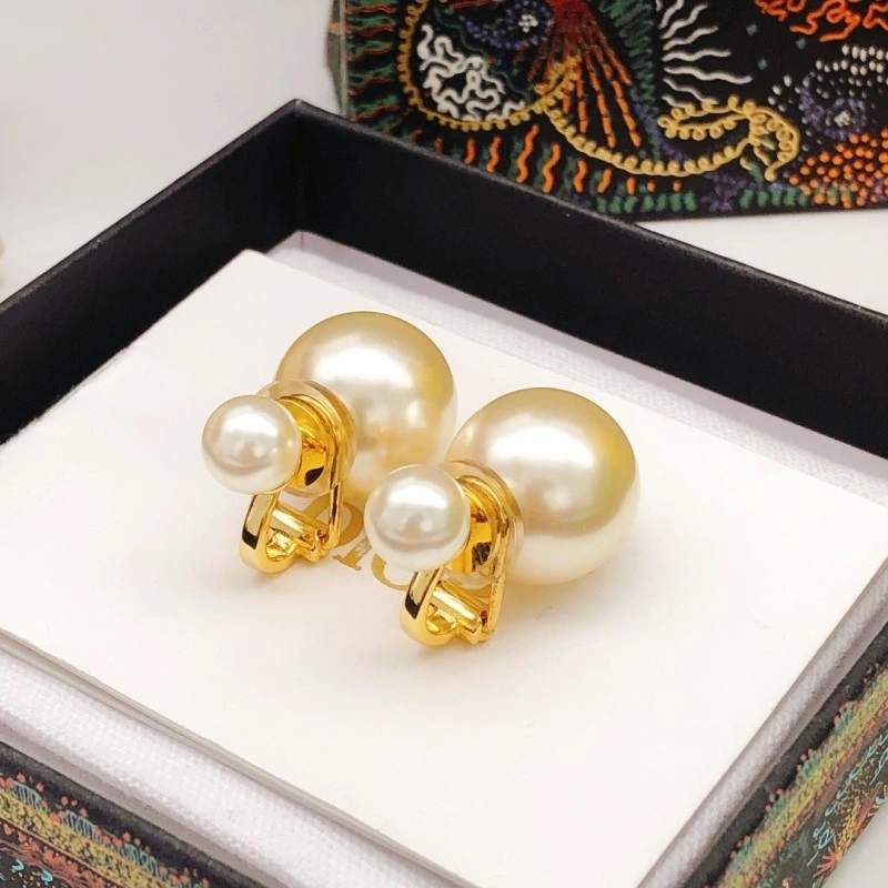 Classic Christian Dior Earrings 232825