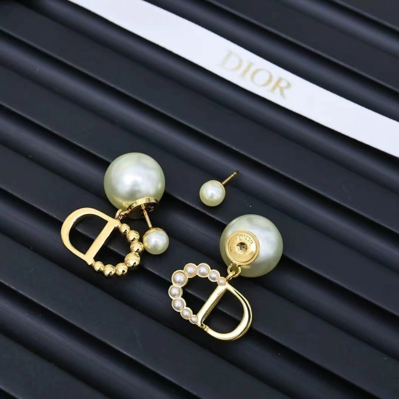 Classic Christian Dior Earrings 232806