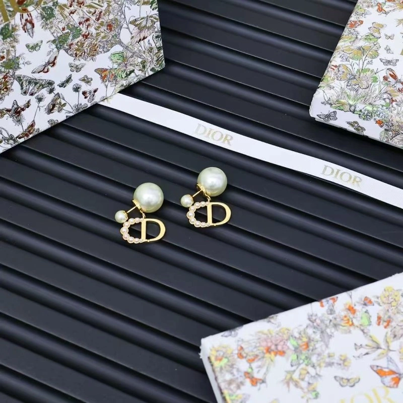 Classic Christian Dior Earrings 232806