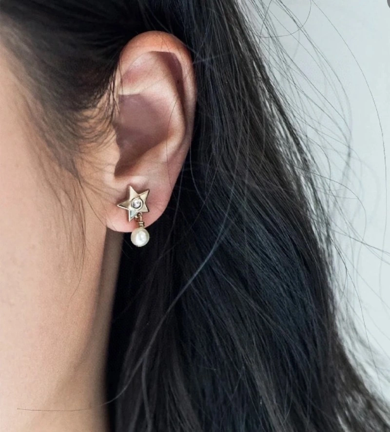 Versatile Christian Dior Earrings 232826