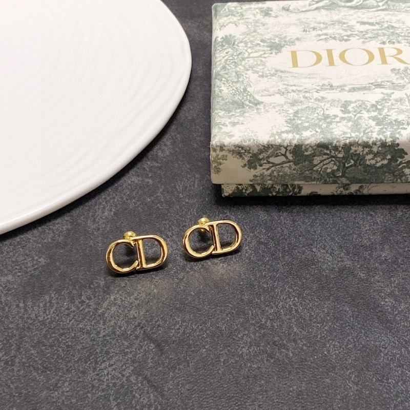 Practical Christian Dior Earrings 232790