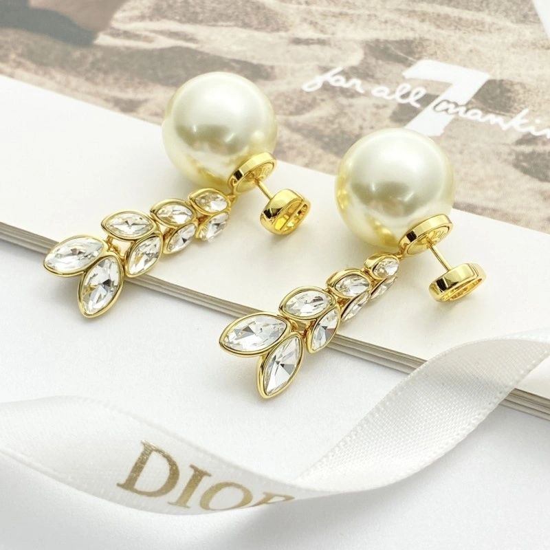 Christian Dior Earrings Minimalist 232763