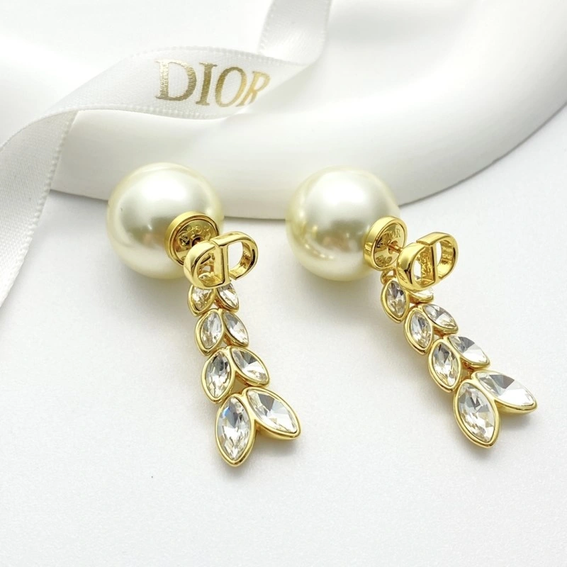 Christian Dior Earrings Minimalist 232763