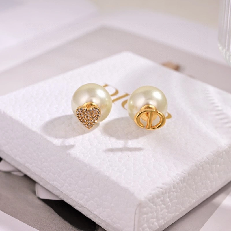 Minimalist Christian Dior Earrings 232813