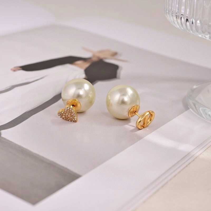 Minimalist Christian Dior Earrings 232813