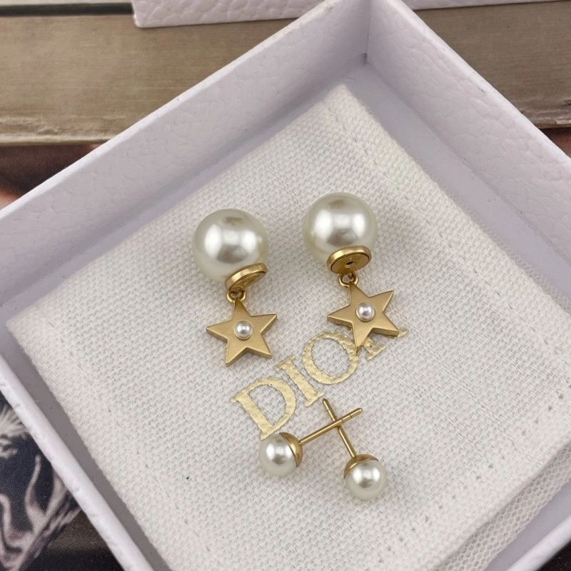 Christian Dior Earrings Fashionable 232766