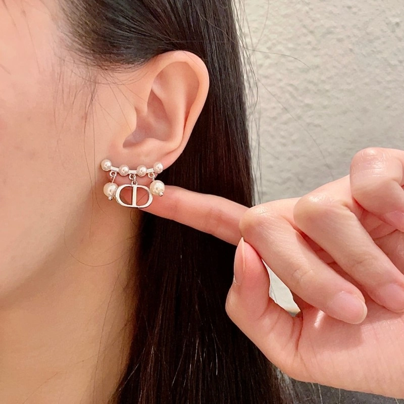 Timeless Christian Dior Earrings 232865