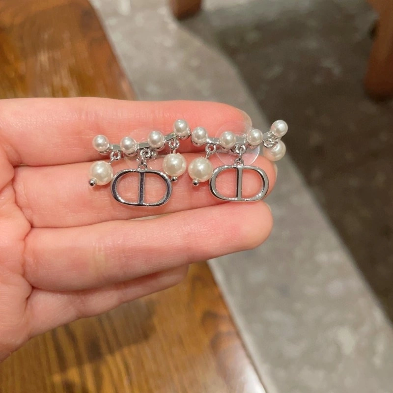 Timeless Christian Dior Earrings 232865
