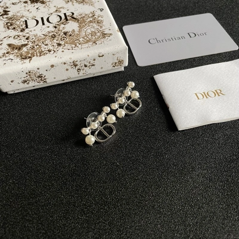 Timeless Christian Dior Earrings 232865