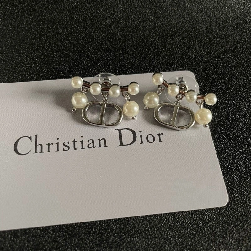 Timeless Christian Dior Earrings 232865