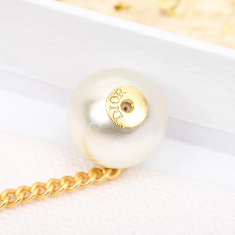 UrbanChic Christian Dior Earrings 232708