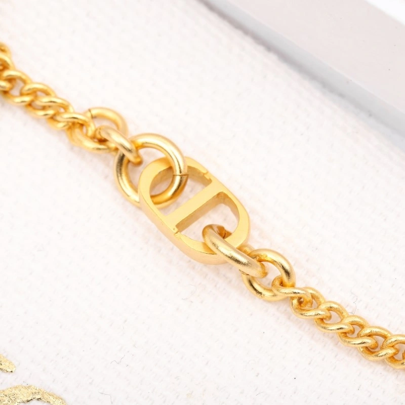 UrbanChic Christian Dior Earrings 232708