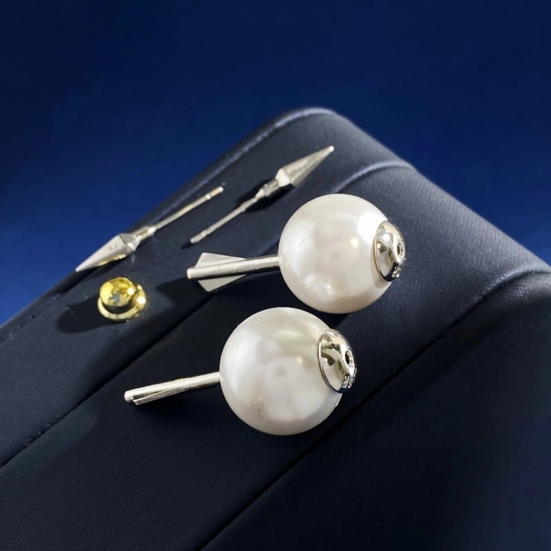 Christian Dior Earrings MoistureWicking 232715