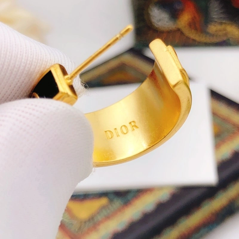 UrbanStyle Christian Dior Earrings 232694
