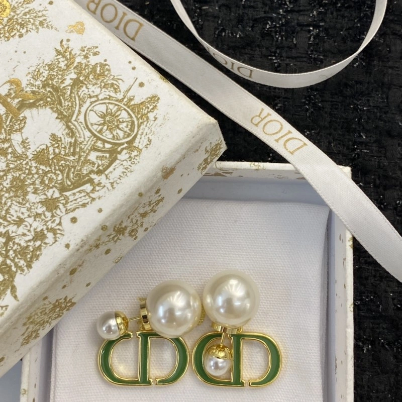 Christian Dior Earrings Compact 232683