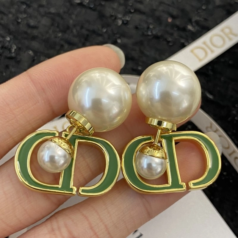 Christian Dior Earrings Compact 232683