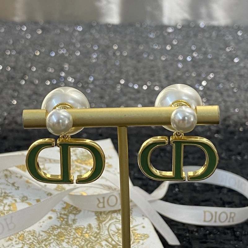 Christian Dior Earrings Compact 232683
