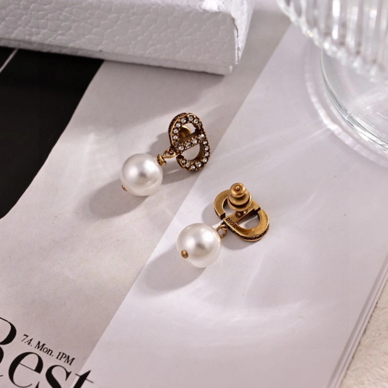 Classic Christian Dior Earrings 232699