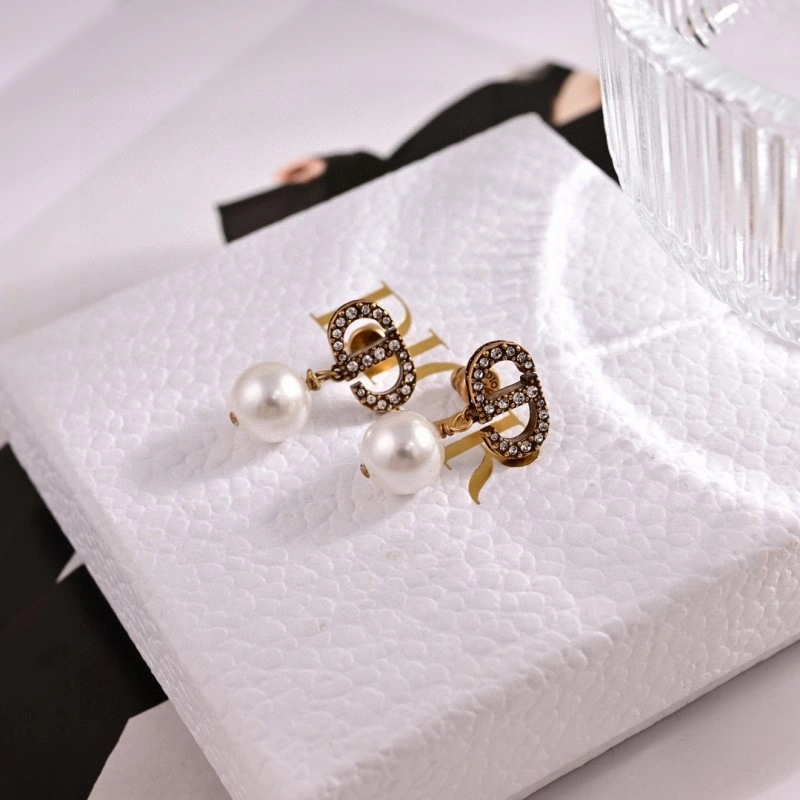 Classic Christian Dior Earrings 232699