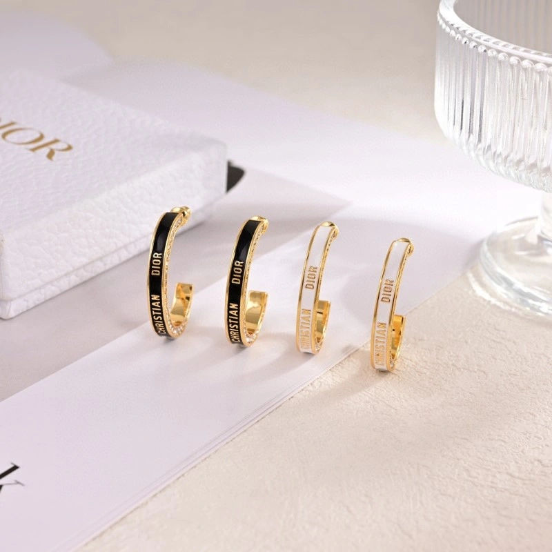 Classic Christian Dior Earrings 232703