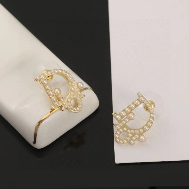 Attractive Christian Dior Earrings 232691