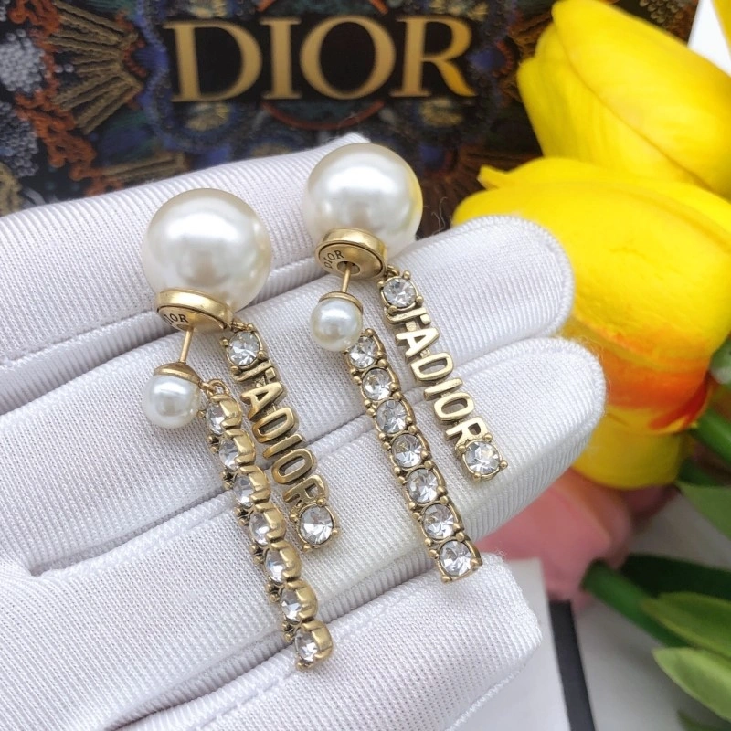 Cozy Christian Dior Earrings 232648