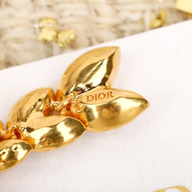 Snug Christian Dior Earrings 232685