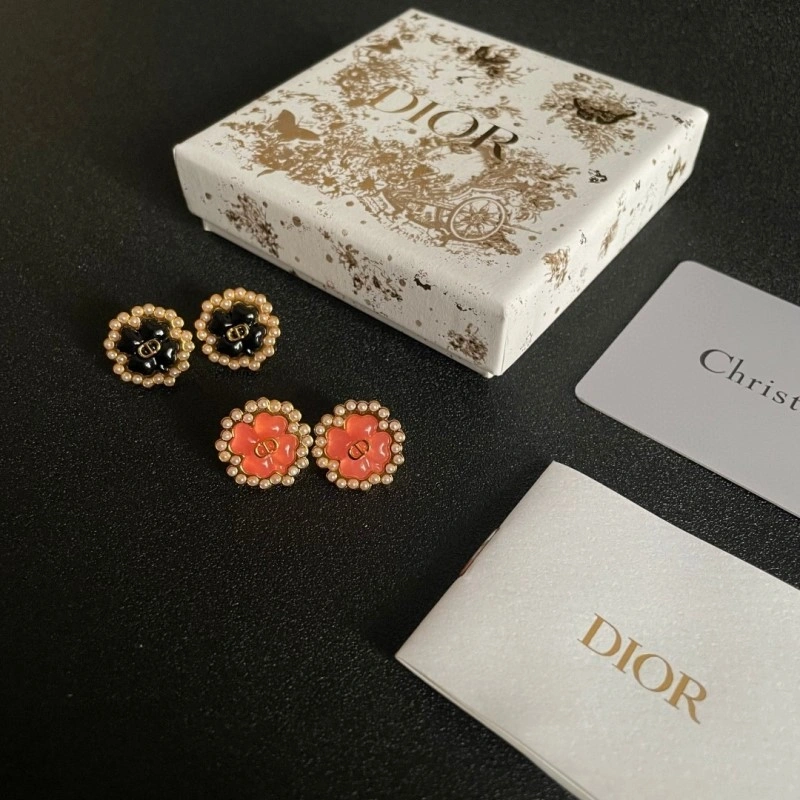 Christian Dior Earrings Effortless 232686