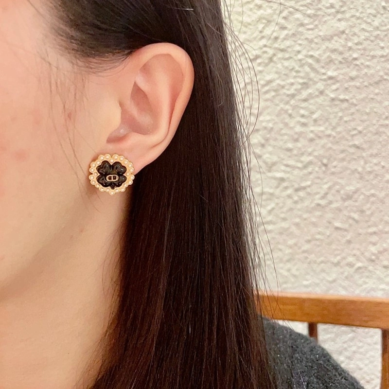 Christian Dior Earrings Effortless 232686
