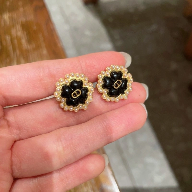 Christian Dior Earrings Effortless 232686