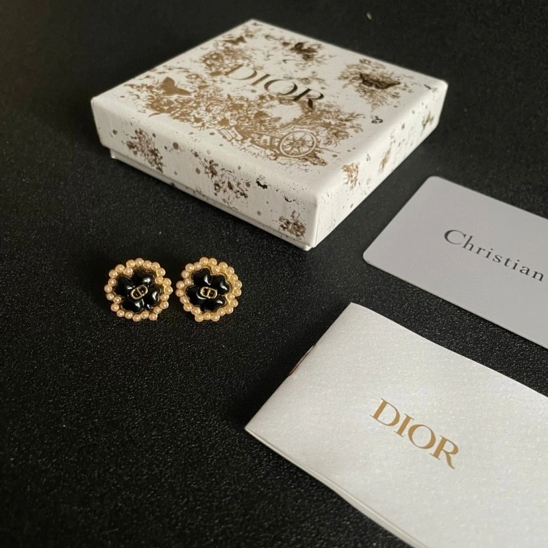 Christian Dior Earrings Effortless 232686