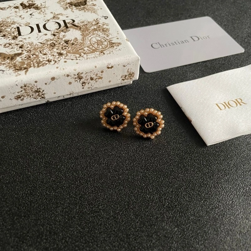 Christian Dior Earrings Effortless 232686