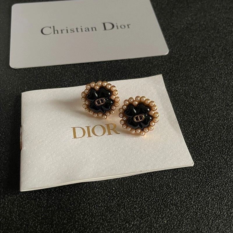 Christian Dior Earrings Effortless 232686